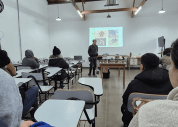 Palestra sobre animais peçonhentos atrai visitantes ao Zoológico nesta quarta-feira