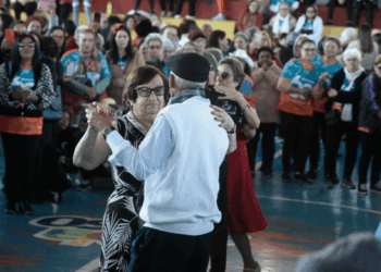 Arraial da Cidadania reúne 1.500 idosos do Movimento 60+ Ativação no CEU Bonsucesso