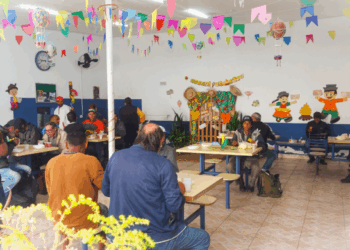 Prefeitura de Guarulhos realiza arraiá com música e comidas típicas para pessoas em situação de rua