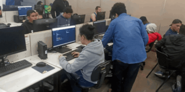 Prefeitura promove curso de programação e pilotagem de drones para estudantes de escolas públicas