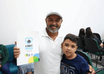 Prefeitura entrega títulos de propriedade a 255 famílias de cinco bairros no sábado