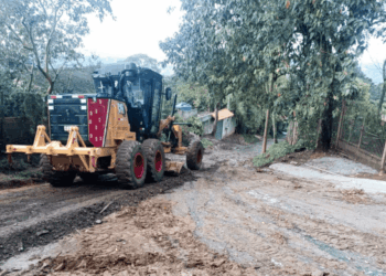 Prefeitura promove manutenção qualificada de vias no Água Azul