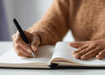 Concurso literário com inscrições gratuitas marca celebração de 18 anos do CMIL Fernando Pessoa