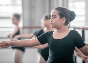 Prefeitura oferece cursos gratuitos de inclusão digital, balé e artes no CEU Parque São Miguel