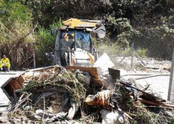 Prefeitura remove 100 toneladas de descarte irregular no Jardim Vermelhão