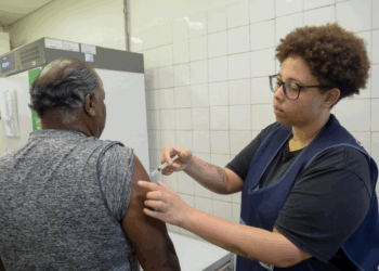 Saúde Toda Hora abre quatro UBS no sábado e reforça vacinação contra febre amarela para romeiros