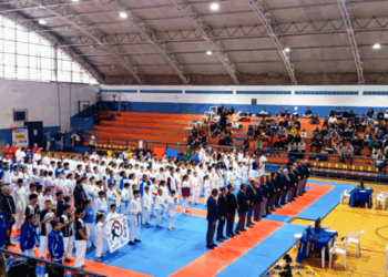 Alunos dos CEUs de Guarulhos comemoram medalhas na Olimpíada Colegial Guarulhense