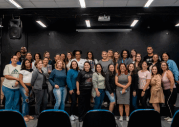 Combate à violência doméstica é tema de encontro com educadores na EPG São Domingos