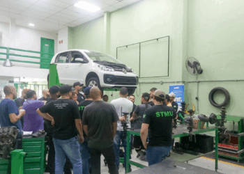 Novos agentes de transportes e trânsito participam de curso sobre mecânica emergencial