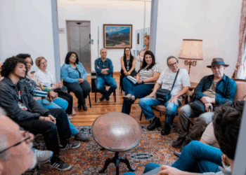 Encontro no Casarão reúne histórias emocionantes dos munícipes