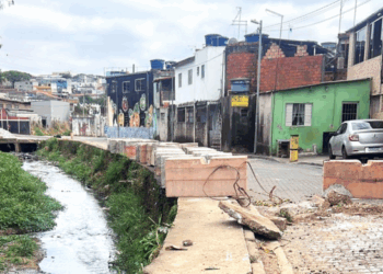 Prefeitura implanta tubulação no córrego Água Chata e beneficia população do Pimentas