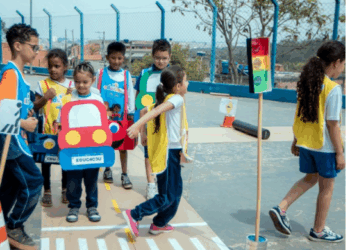 Alunos participam de ação educativa de trânsito no CEU Bambi   