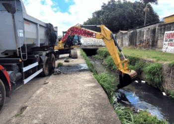 Prefeitura inicia desassoreamento do córrego Taboão