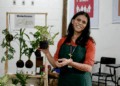 Oficina de Kokedama possibilita relaxamento e encanta funcionários da Prefeitura
