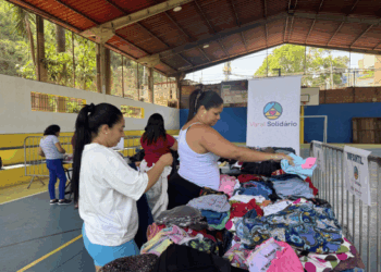 Varal Solidário do Fundo Social de Solidariedade beneficia 100 famílias no Recreio São Jorge