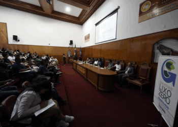 Adamastor recebe palestra sobre o desafio lixo zero para universitários