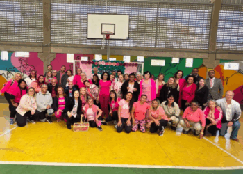 Alunas do CEU Vila São Rafael participam de atividades do Outubro Rosa