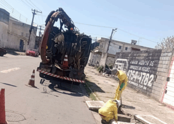 Prefeitura desobstrui bocas de lobo e poços de visita em ruas do Parque São Luiz