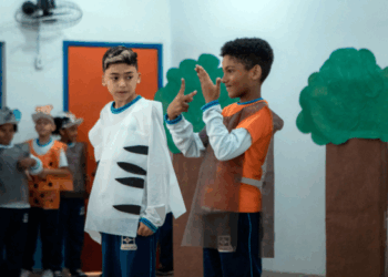 Prefeitura celebra Dia Nacional do Surdo com espetáculo sobre respeito e combate ao preconceito