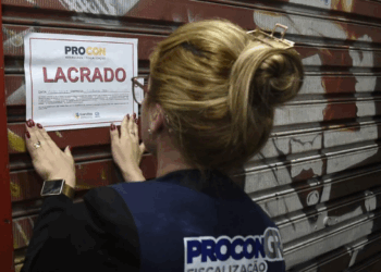 Guarulhos intensifica fiscalização contra adulteração de bebidas com metanol e fecha bares e adegas irregulares