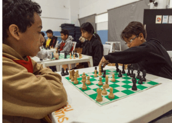 Damas, xadrez e cordas em equipe agitam jogos escolares no CEU Pimentas