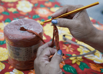 Agenda das Casas da Mulher tem oficinas de crochê, ioga, cursos de informática e de empreendedorismo