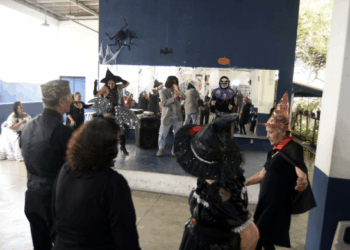 Baile de Halloween fecha Mês da Pessoa Idosa para grupo do Ceresi Pimentas/Cumbica