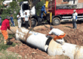 Prefeitura implanta nova tubulação em vala de drenagem no Jardim Fortaleza