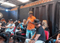 Coletivo Estudando o Samba homenageia integrante em show emocionante no Conservatório