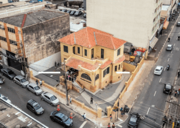 Casarão da Nossa História celebra 100 anos com inauguração das luzes de Natal