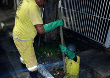 Prefeitura promove a desobstrução de bocas de lobo em ruas da Vila Galvão