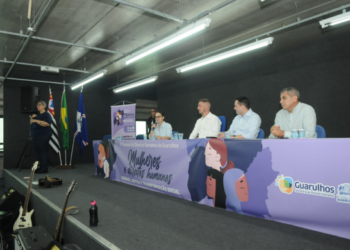 Público de mais de 100 pessoas participa da abertura da Semana de Direitos Humanos 2025