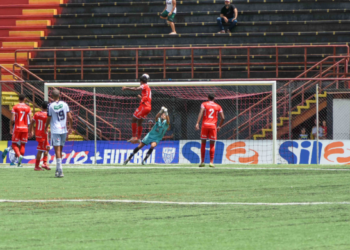 Flamengo de Guarulhos tem jogo decisivo pela Copinha nesta terça-feira
