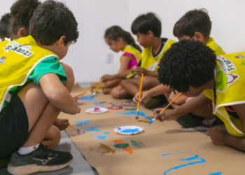 Estação Férias leva crianças a centros educacionais e incentiva a socialização 