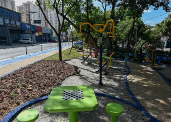 Prefeitura revitaliza avenida Onze de Agosto e entrega nova área de lazer em Guarulhos