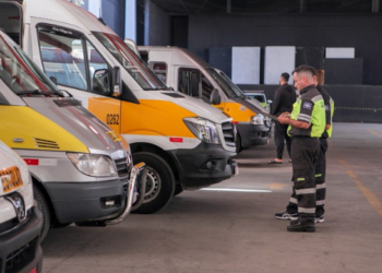 Prefeitura vistoria vans do programa Transporte Escolar Gratuito   