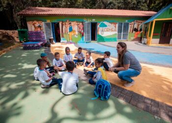 Preservação do meio ambiente é tema de reencontro entre alunos e professores no Parque Chico Mendes