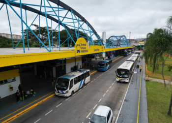 Biblioteca Móvel leva livros gratuitos ao Terminal Pimentas nos dias 3 e 24 de março