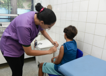 Guarulhos reforça a importância da segunda dose contra a dengue entre adolescentes