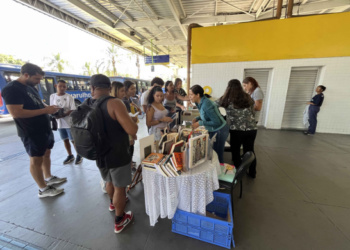 Segunda edição da Biblioteca Móvel transforma espera em leitura no Terminal Pimentas