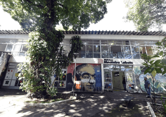 Biblioteca Monteiro Lobato promove oficina gratuita de fanzine e expressão criativa