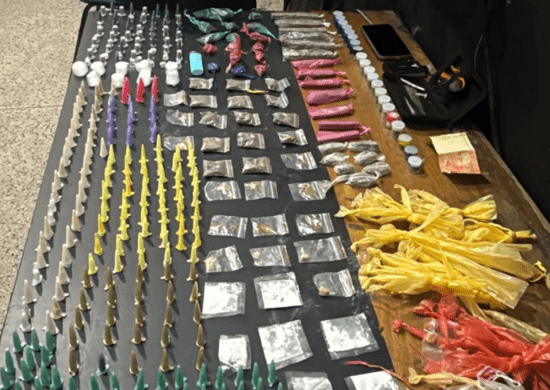 GCM de Guarulhos prende traficante com 850 gramas de entorpecentes no Jardim Angélica