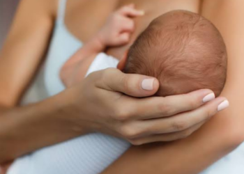 Nova lei em SP garante amamentação nas creches e amplia direitos de mães e bebês