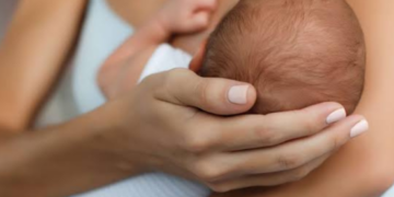Nova lei em SP garante amamentação nas creches e amplia direitos de mães e bebês