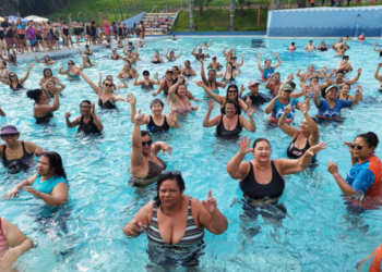 Idosos do projeto Ativação 60+ curtem dia de piscina com atividades aquáticas – LAZER MELHOR IDADE