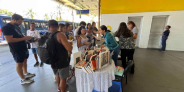 Prefeitura leva biblioteca móvel ao Terminal Pimentas nos dias 5 e 19 de Maio – AÇÃO CULTURAL