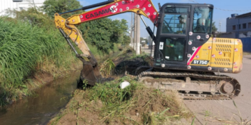 Prefeitura promove desassoreamento de vala de drenagem na Cidade Satélite – ZELADORIA URBANA