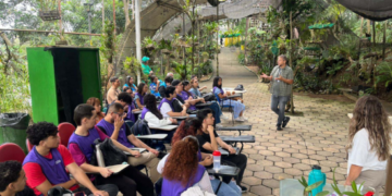 Prefeitura de Guarulhos recebe jovens aprendizes no Orquidário Municipal