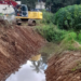 Prefeitura promove a limpeza do córrego no Água Azul