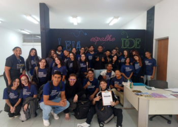 Jornada sobre conhecimento transforma manhã de jovens aprendizes na Biblioteca Monteiro Lobato